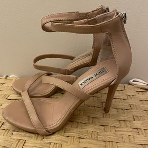 Steve Nude Pumps